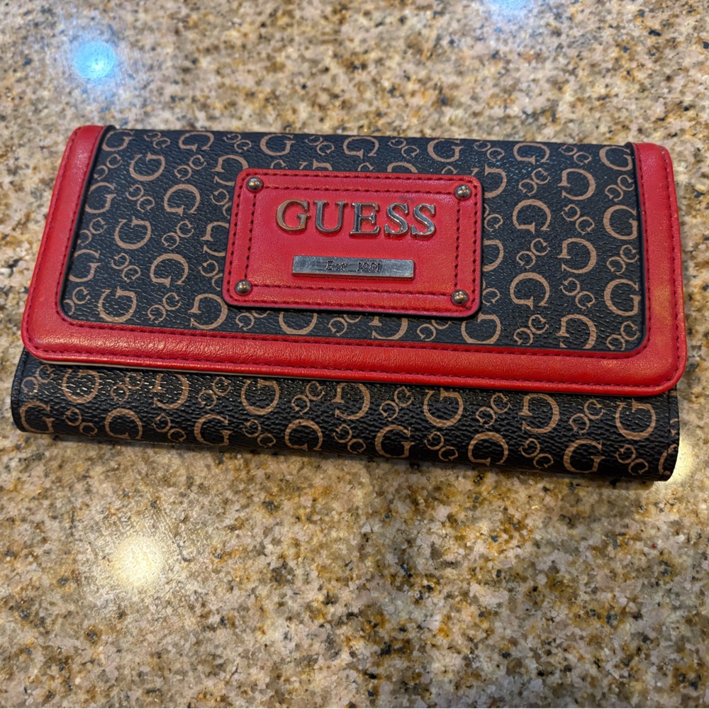 Guess Wallet
